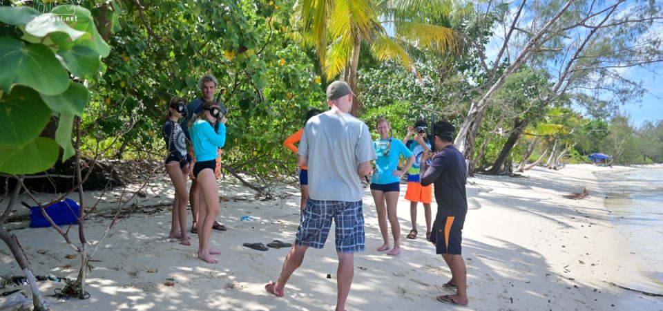 briefing for snorkeling tour