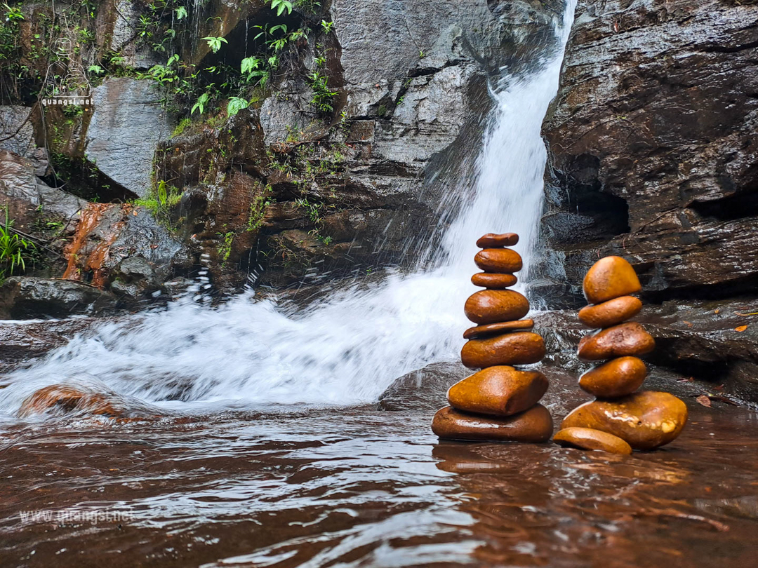 stack stones at thay tu waterfall